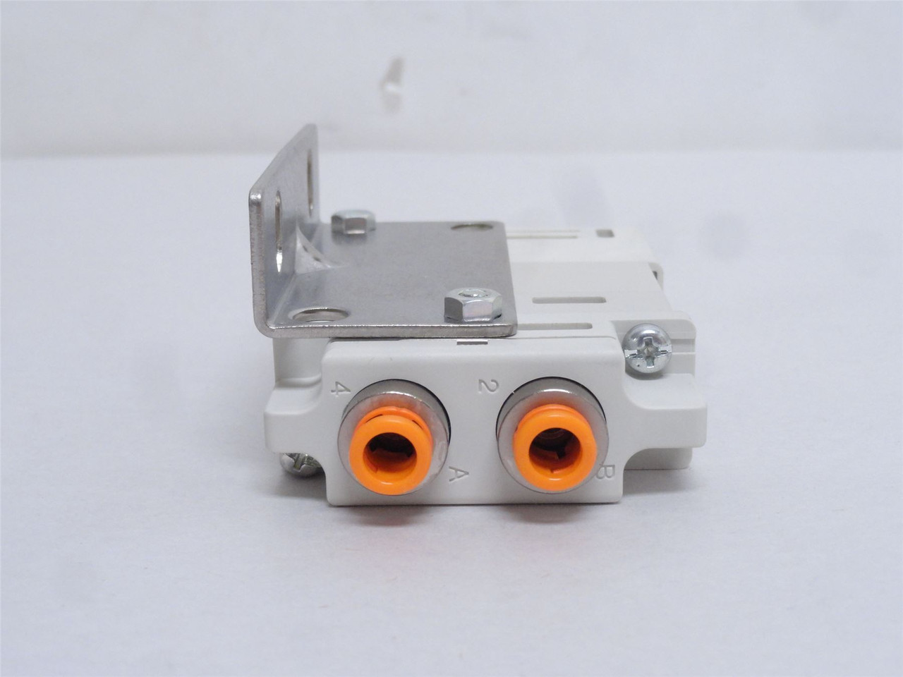 SMC VQ2000-FPG-N7N7-F; Check Block W/Mount Bracket; 1/4"PTC