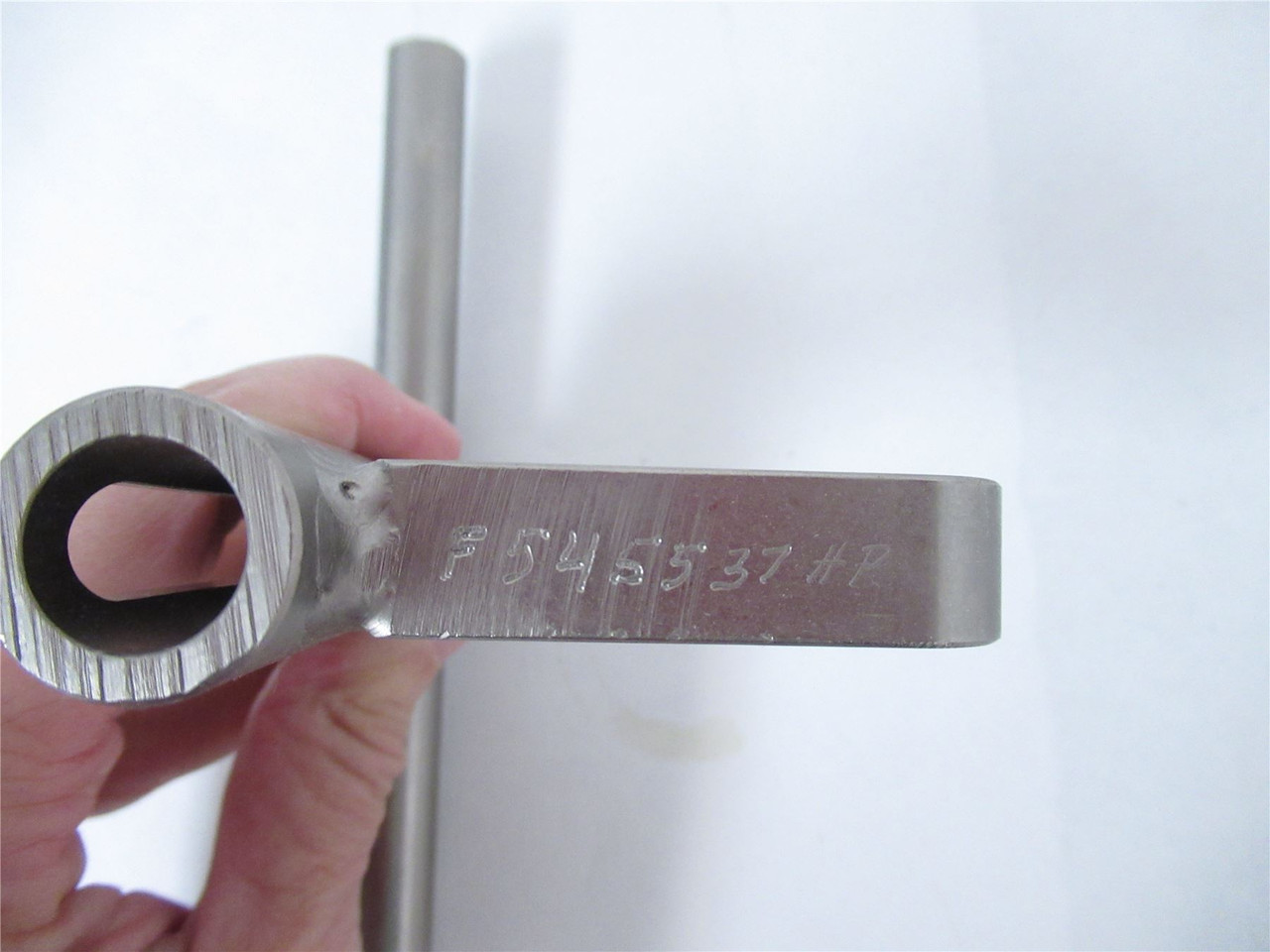 Douglas F545537HP; PIVOT;THIRD;ARM;BOTTOM;SST