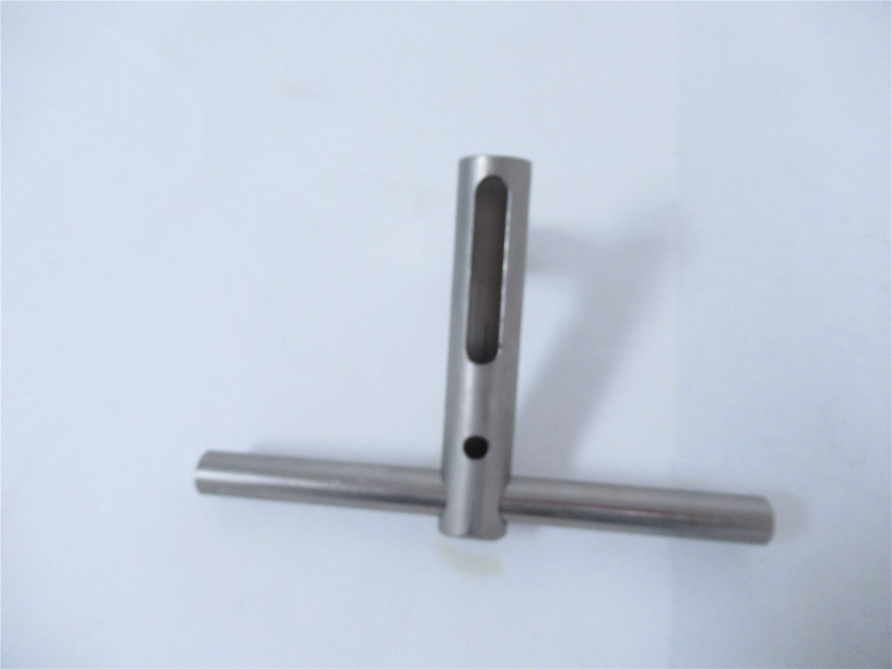 Douglas F545537HP; PIVOT;THIRD;ARM;BOTTOM;SST