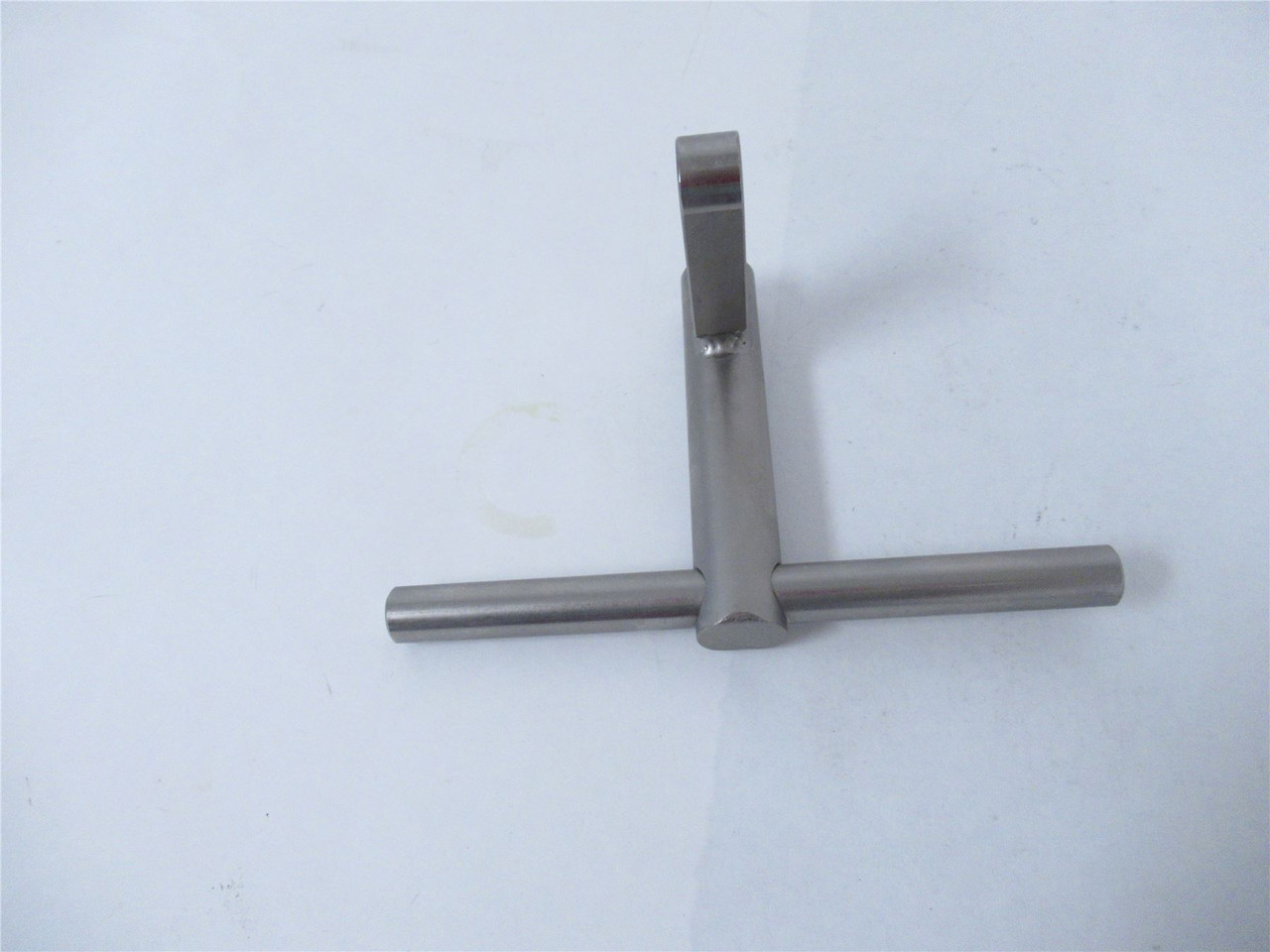 Douglas F545537HP; PIVOT;THIRD;ARM;BOTTOM;SST