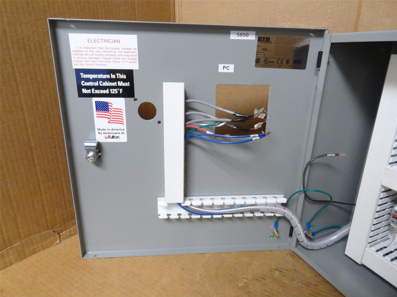 EXM 1100; Utility Enclosure Single Door 16" x 16" x 7"; Type: 1