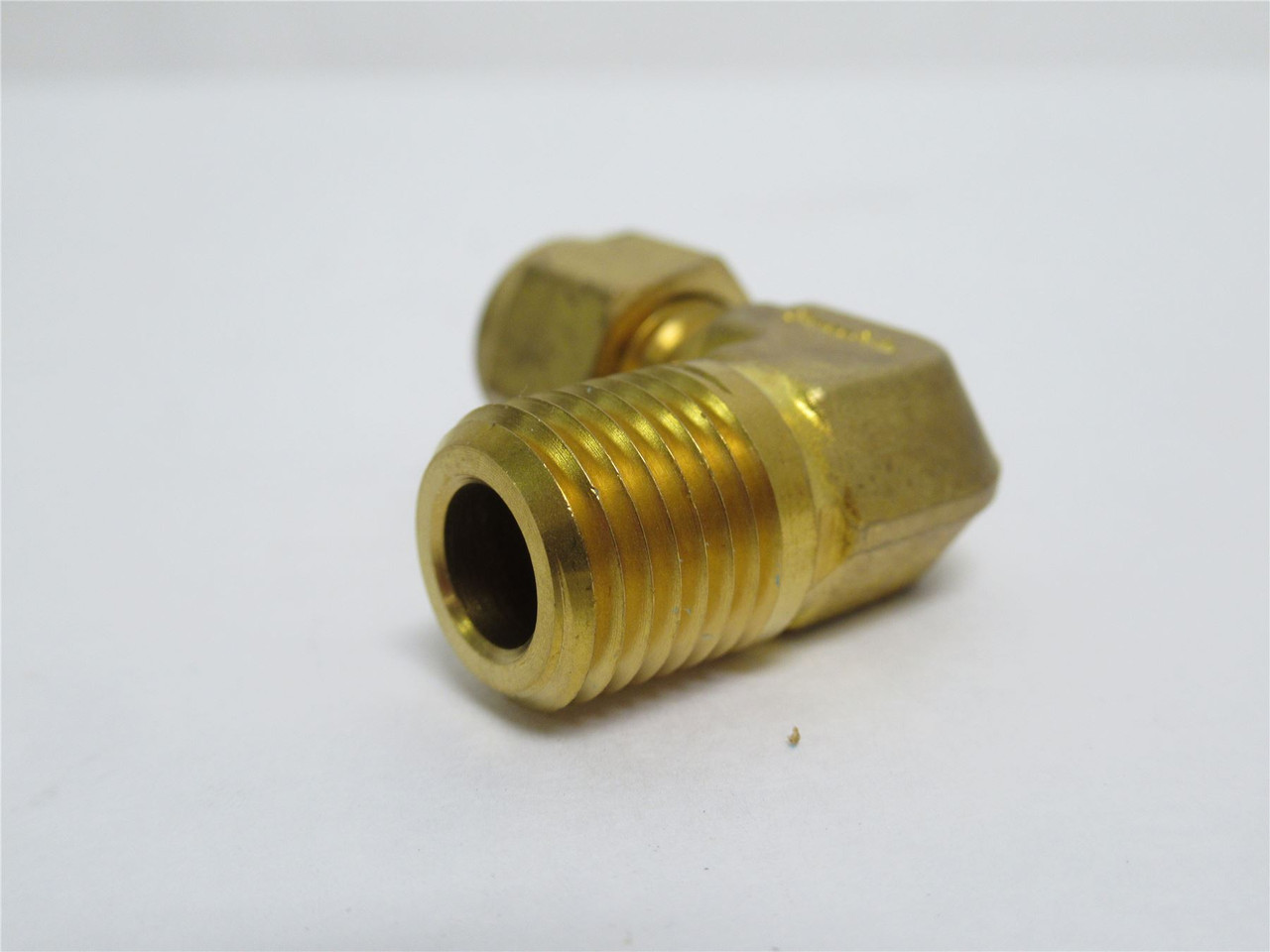 Swagelok B-400-2-4; Brass Elbow; 90Deg; 1/4" Tube x 1/4NPT