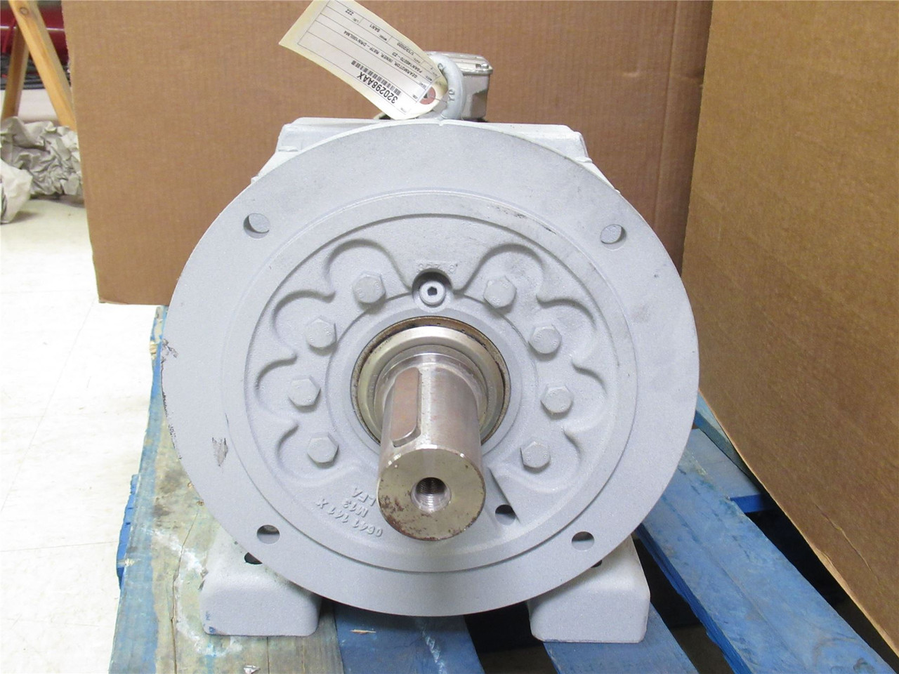 SEW DRN100LM4; Gearmotor; Ratio: 124.97; 380-400VAC; 60Hz
