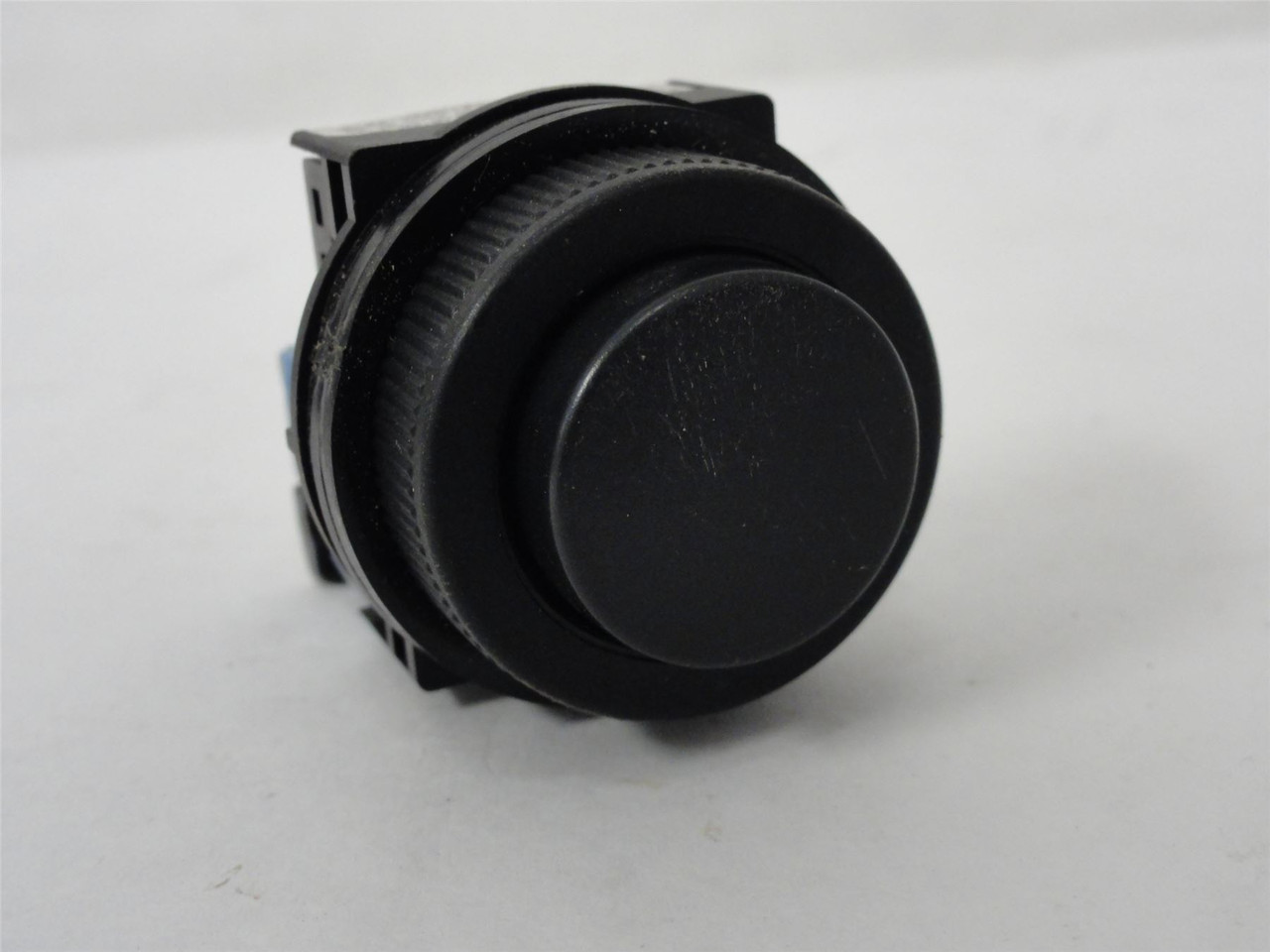 Fuji AR30E0R; Pushbutton Switch; 40mm Dia; 250V; 6A