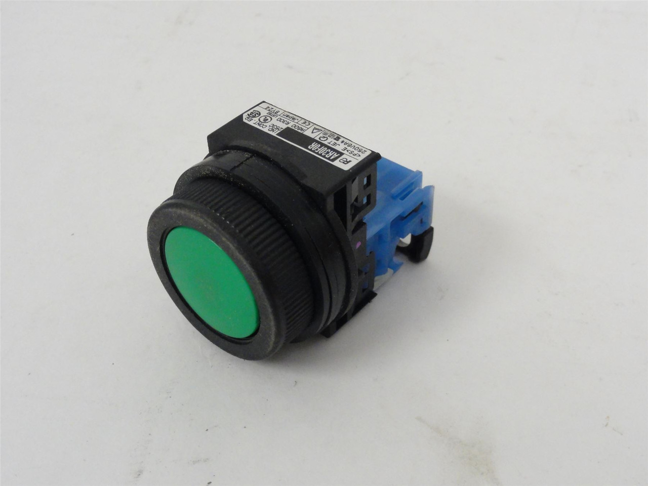 Fuji AR30F05; Pushbutton Switch; 250V; 6A