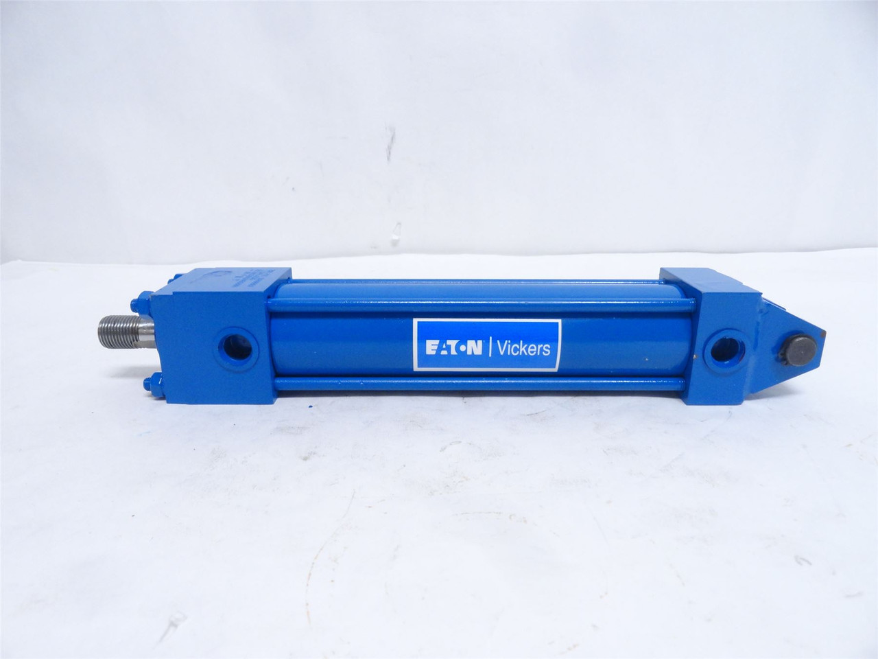 Eaton RE10CC4N1R406000; Hydraulic Cylinder; 1-1/2"ID x 6" Stk