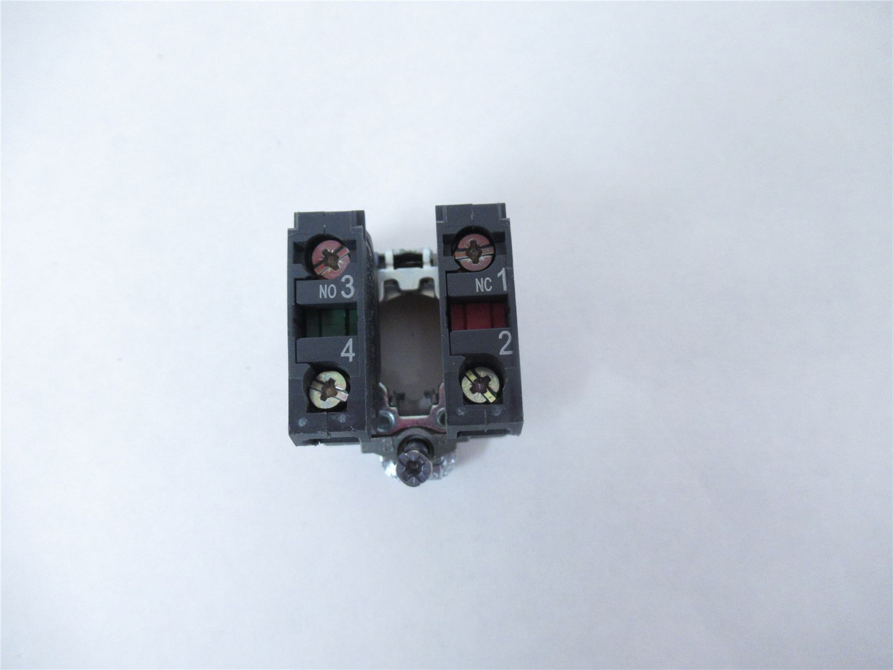 Schneider XB4BT845; Pushbutton Switch40mm Size: 22mm