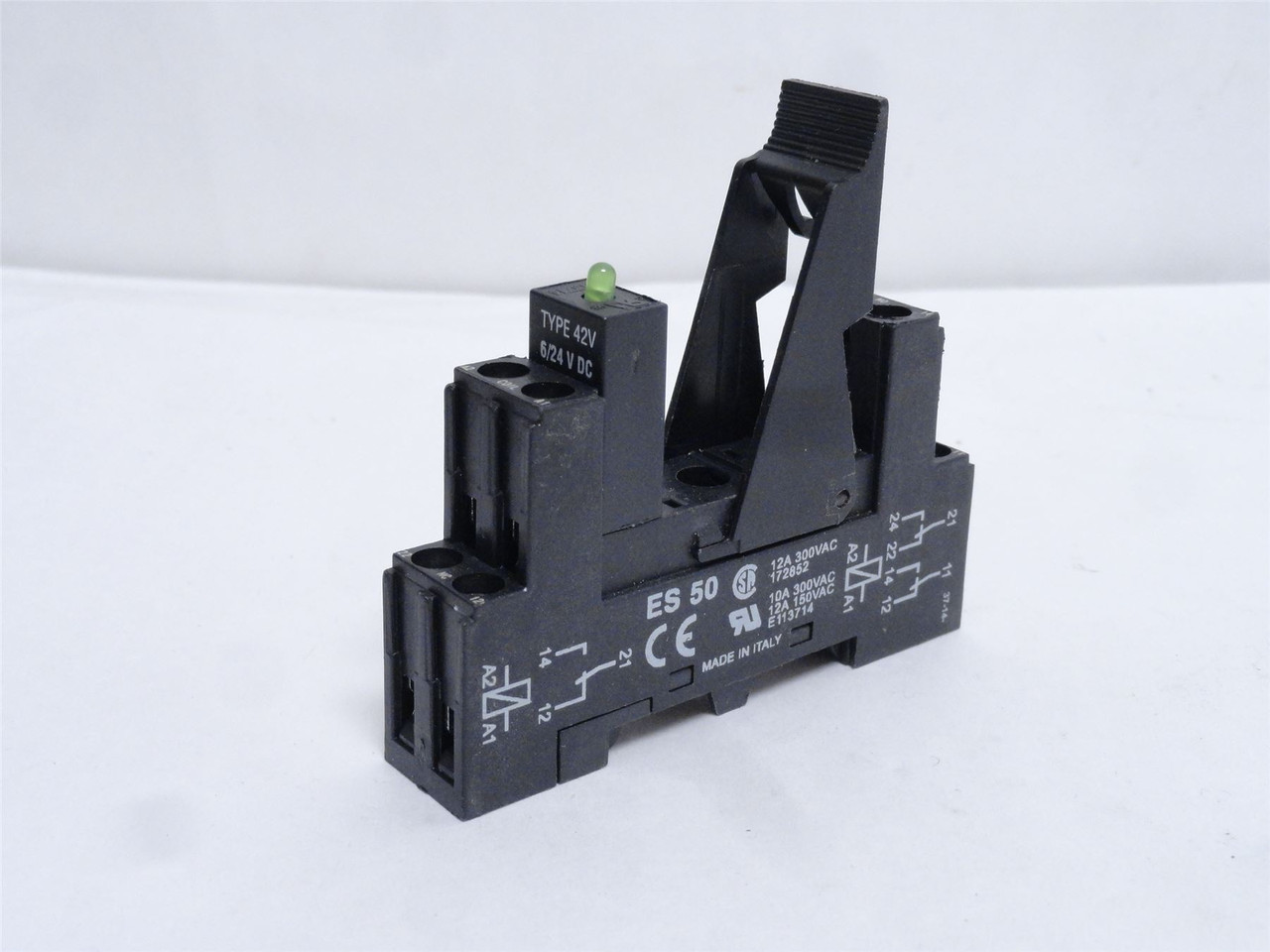 Custom Connectors ES50; Relay Socket 8-Pin; 2-Pole; 12A; 300V