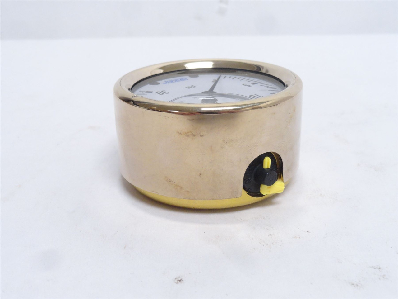 Wika 9310681; Liquid Filled Brass Pressure Gauge; 0-30PSI