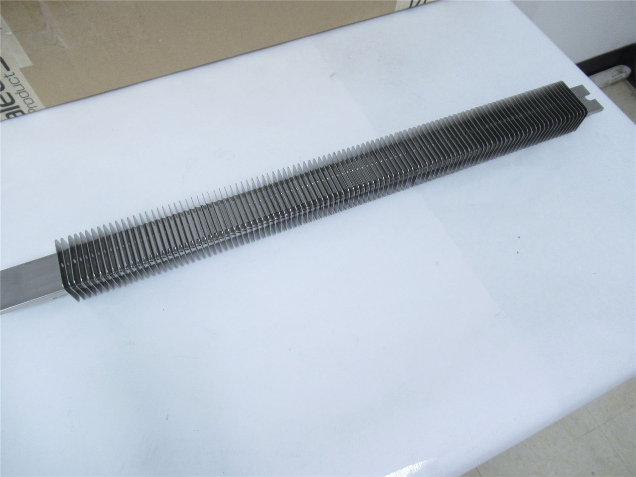 Sealed Air EK0002; Finned Strip Heater 1960W 240V 24.75" Long