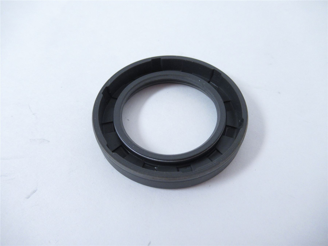 SKF 32x48x8 HMS5RG; Oil Seal 32 mm ID 48 mmOD 8 mm Width