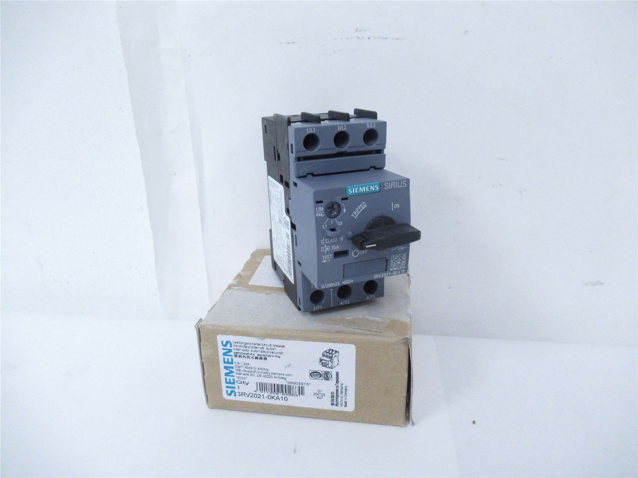 Siemens 3RV2021-0KA10; Manual Starter 3-Pole .9-1.25A