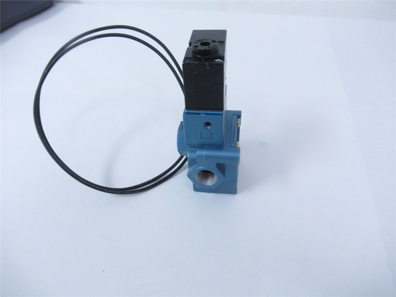 MAC 55B-22-PE-1111CA; Solenoid Valve 3/8" NPTF Coil 120VAC