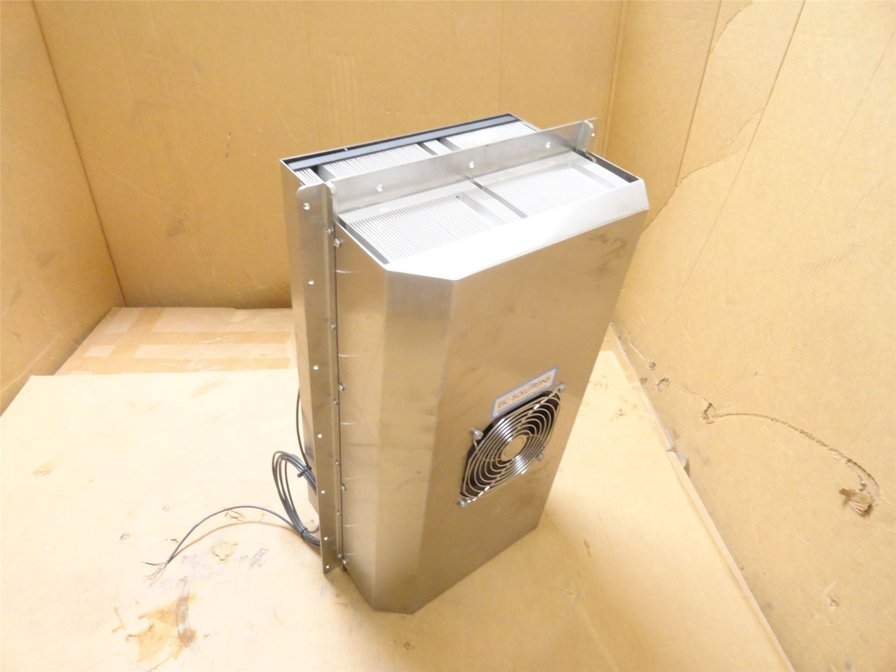 EIC AAC-145A-4XT-HC-NF-RC; Thermoelectric Air Conditioner