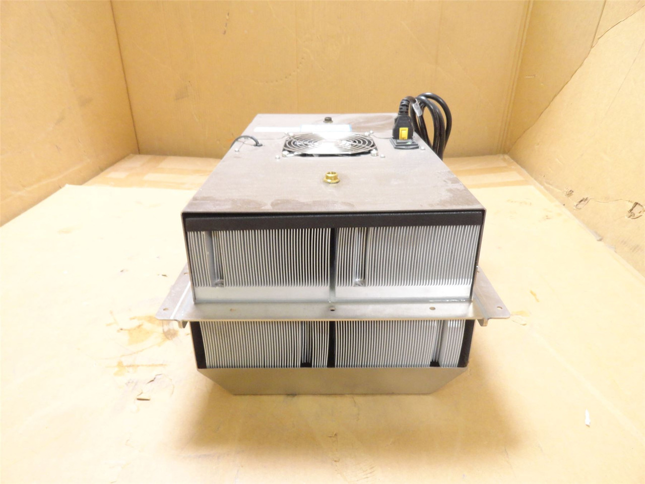 EIC AAC-145A-4XT-HC-NF-RC; Thermoelectric Air Conditioner