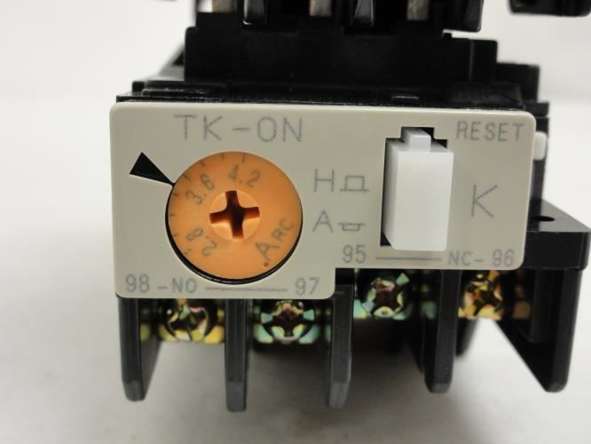 Fuji SW-0/2E; Starter 2.8-4.2A 3P 600V Coil: 110/120V