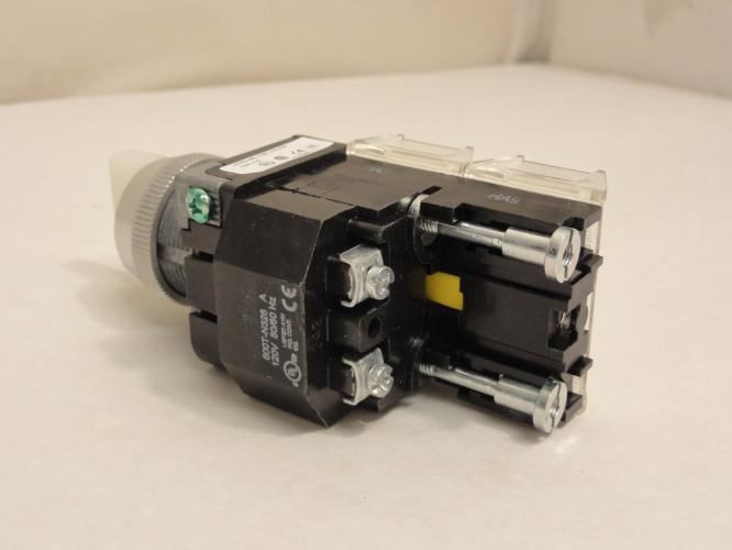 Allen-Bradley 800T-16JWH91KB7AA; Selector Switch; 120VAC; 3-Pos