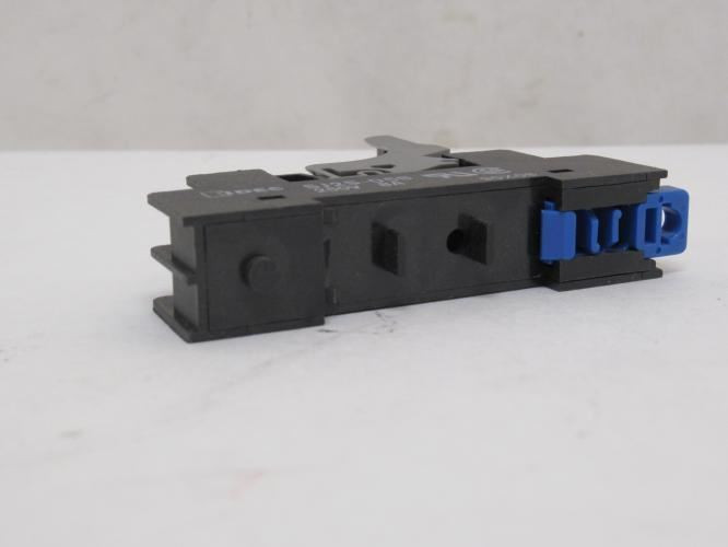 Idec SJ2S-05B; Lot-2 Relay Sockets; 8A; 250V; 2 Pole
