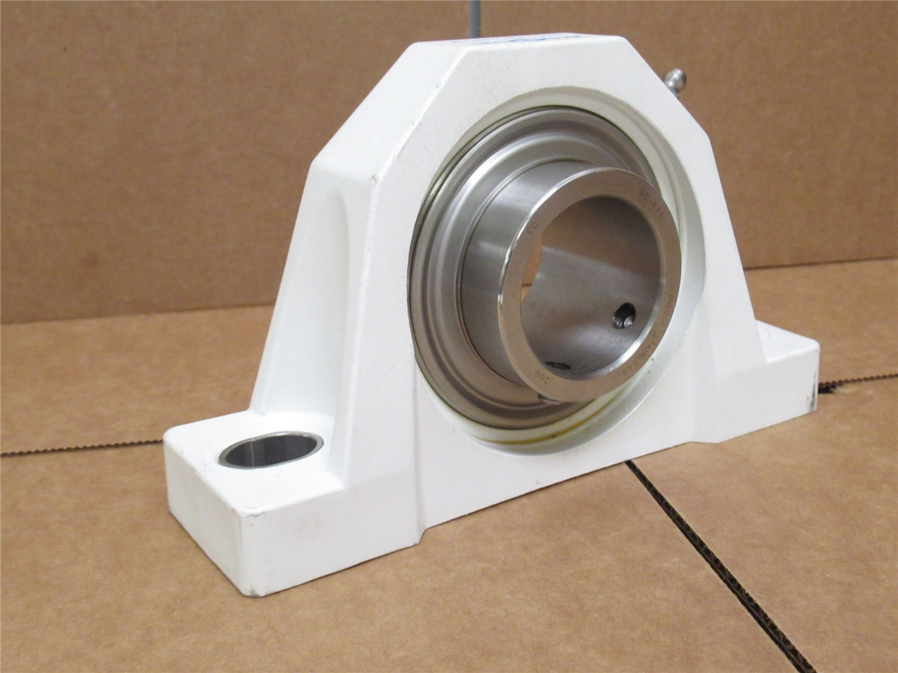 Dodge P2B-SCEZ-111-PCR; Pillow Block Bearing 068495 1-11/16"ID