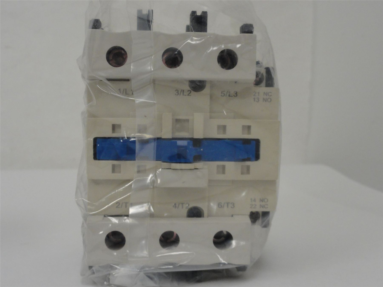 Dayton 2UXF9; Contactor; 3-Pole; 80amp; Coil 24VAC