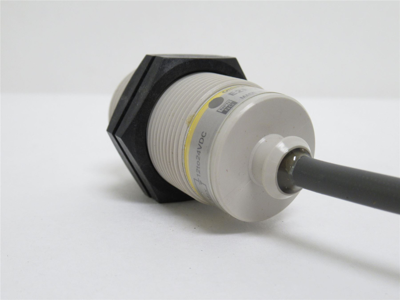 Omron E2F-X10E1; Proximity Sensor 12-24VDC; 200mA; 2m Cable