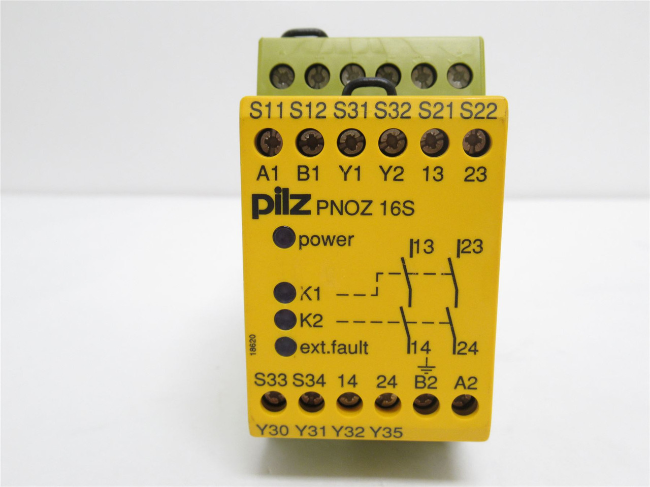 Pilz PNOZ-16S-2S; Safety Relay 774070; 5A; 110VAC; 24VDC