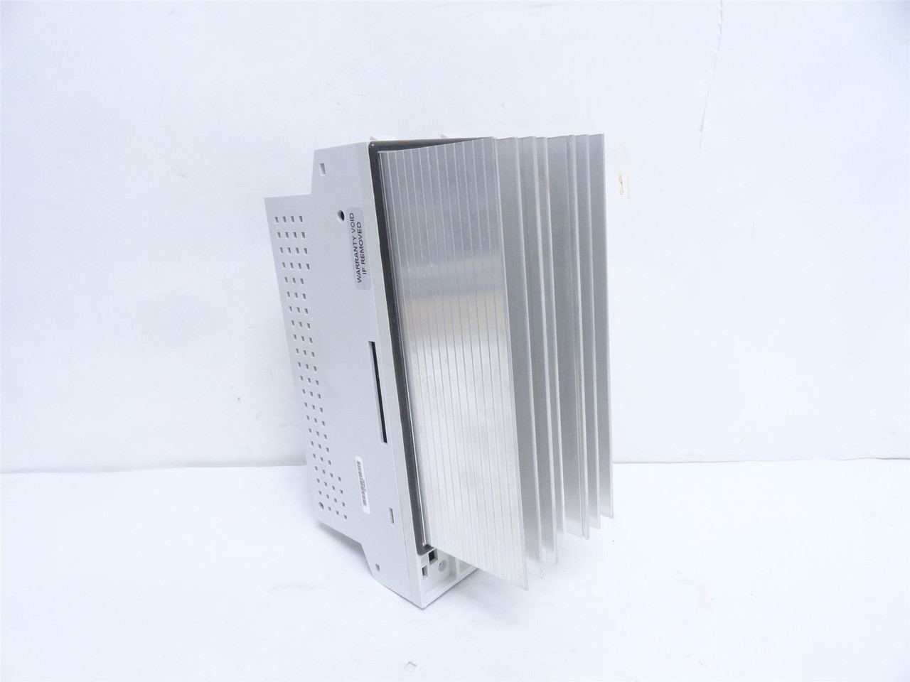 Lenze ECSEM004C4B; Inverter 13530923 565/67V In; 400/480V Out