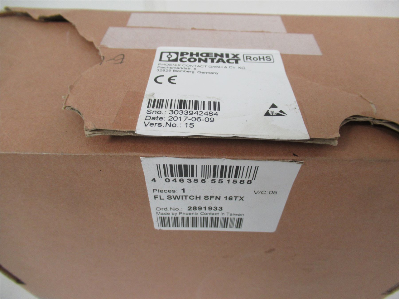 Phoenix Contact 2891933; Ethernet Switch 16 Ports  SFN 16TX