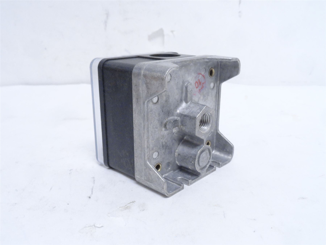 Antunes 8103116202; Gas Pressure Switch 1 – 20" W.C.