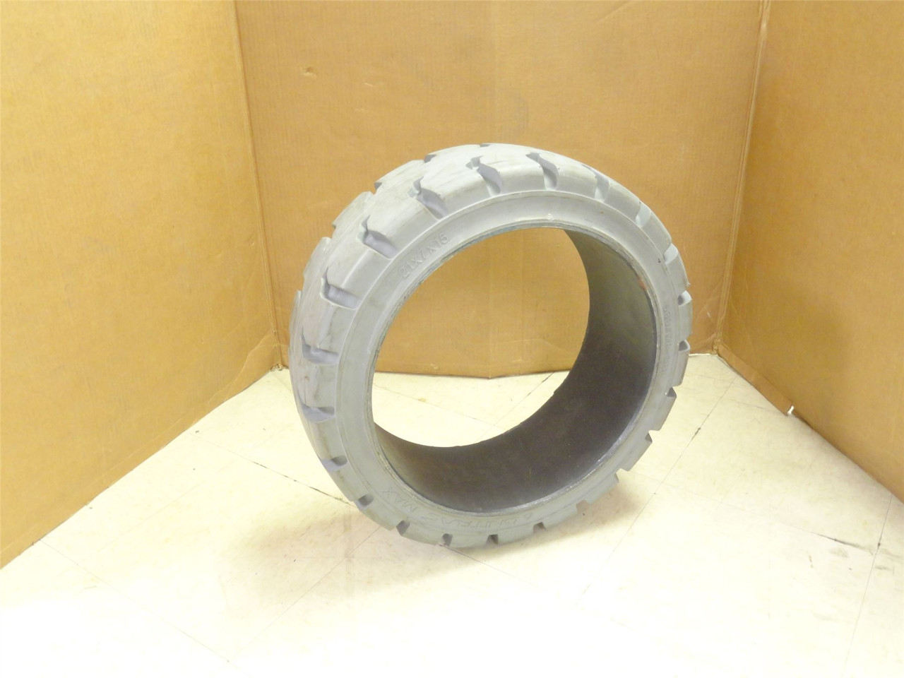 Unitrac 21X7X15 EM MASMMXGRNM; Industrial Tread Pro LRR Tire