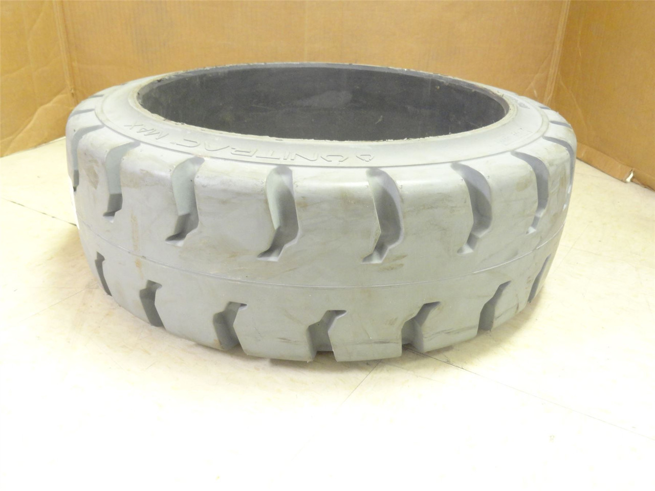 Unitrac 21X7X15 EM MASMMXGRNM; Industrial Tread Pro LRR Tire