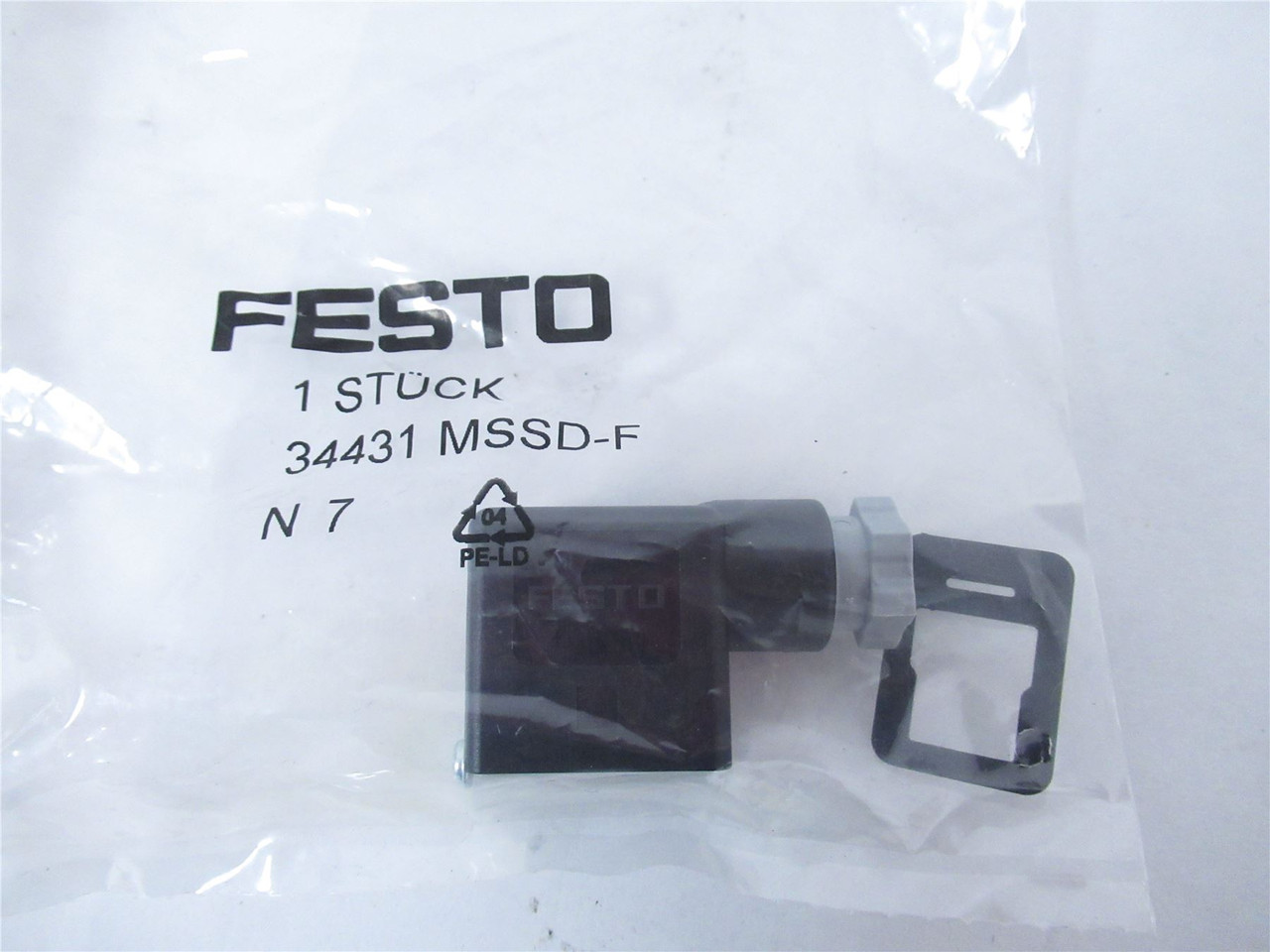 Festo MSSD-F; Lot-2 Plug Socket PN34431 (Missing screw)