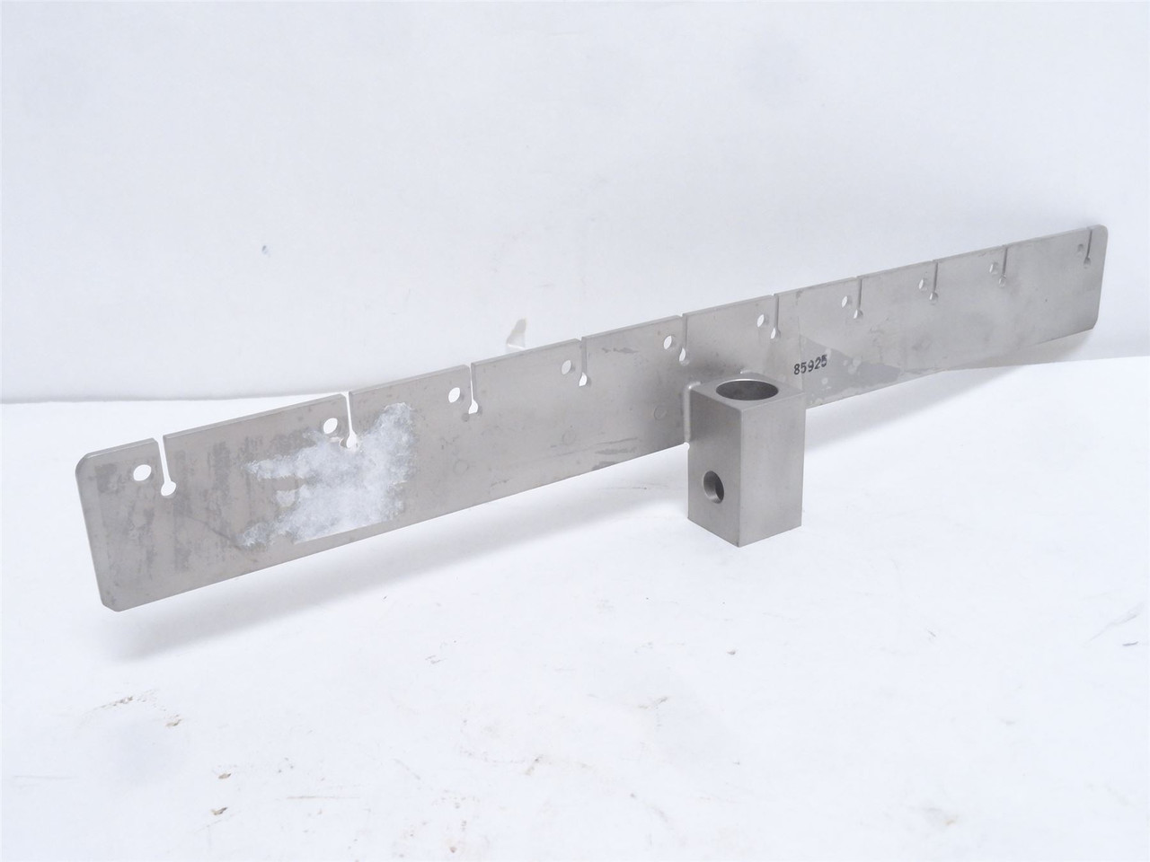 Cryovac FUR85925; Stainless Steel Knife Holder