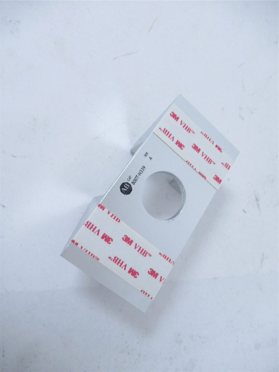 Allen-Bradley 800TN339; Pushbutton Accessory Guard;Ramp;30mm