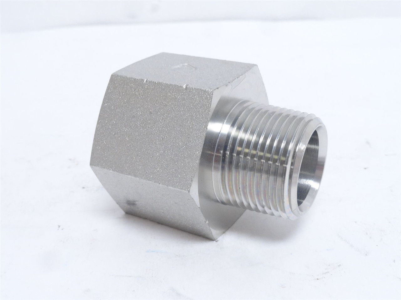 Brennan 5405-16-20; Reducer Fitting; 1-1/4 FNPT x 1 MNPT