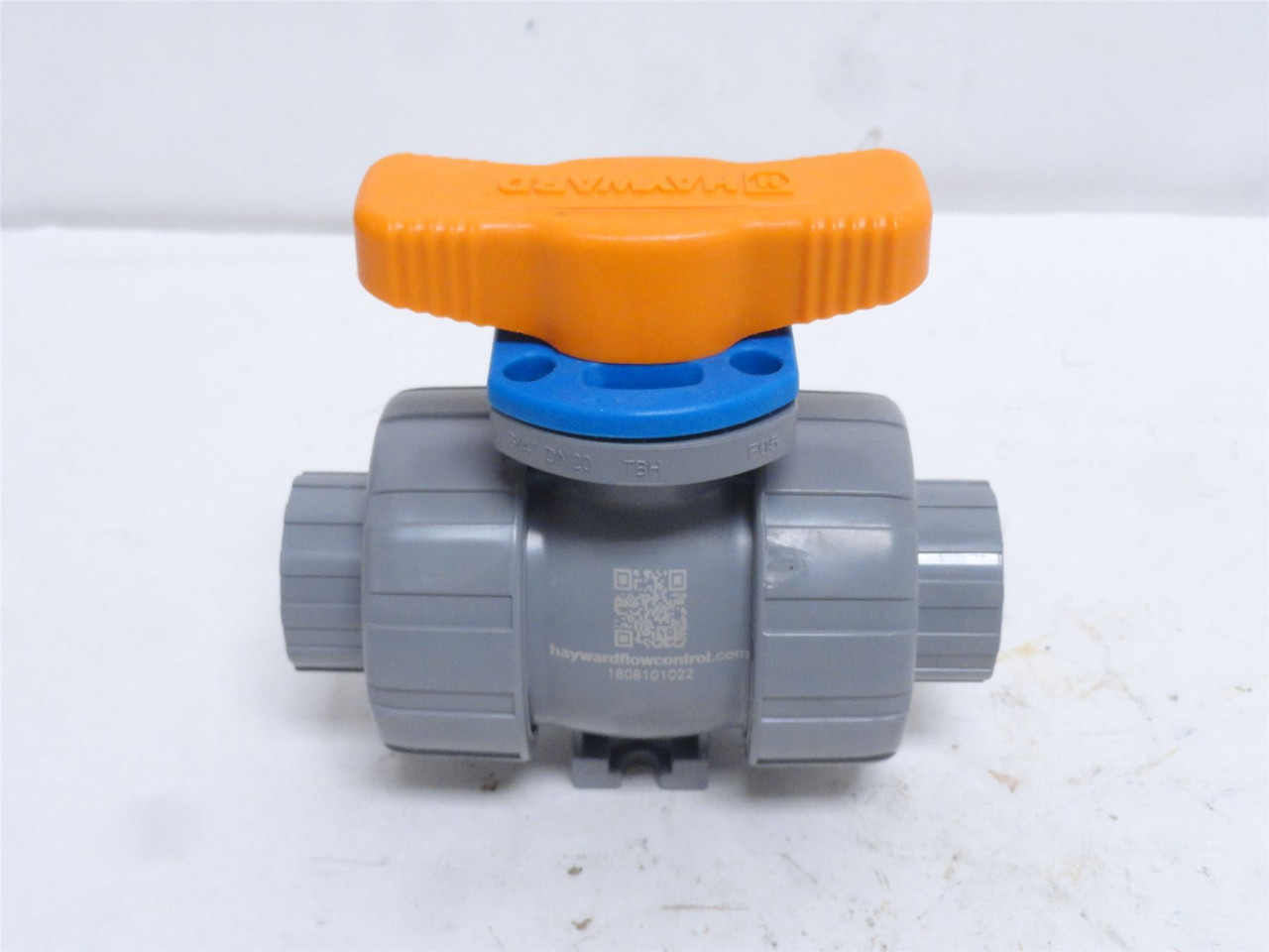 Hayward TBH2075ASTV0000; Manual Two-Way Ball Valve Size: 3/4"