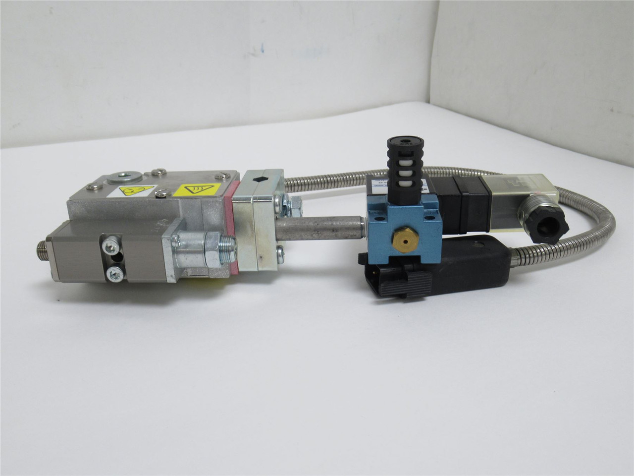 Axco Adhesives A50X466; Case Sealer Hot Glue Gun; 24VDC; 8.5W