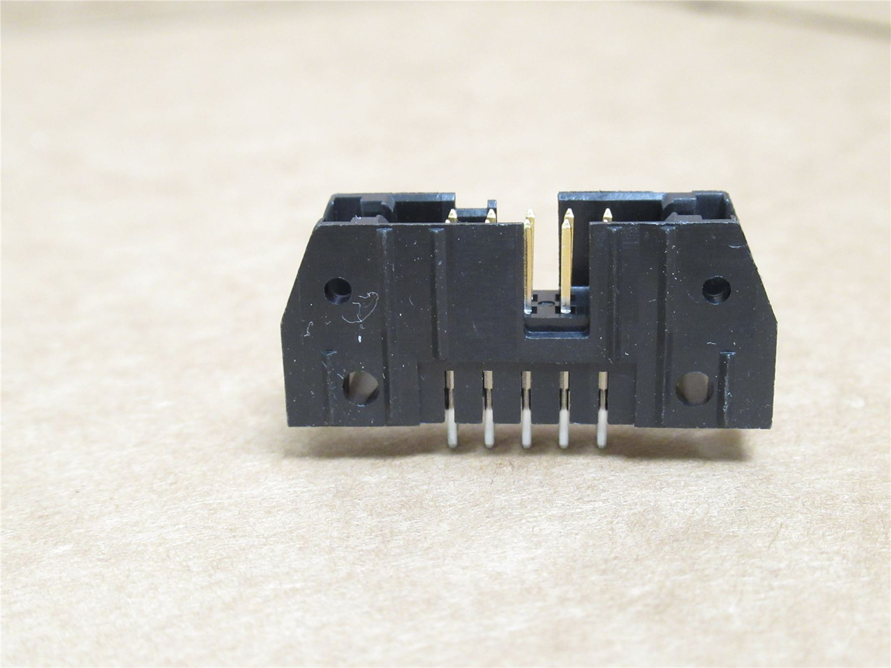 AMP 102153-1; Lot-12 Rectangular/PCB Connector; 15DP; STD