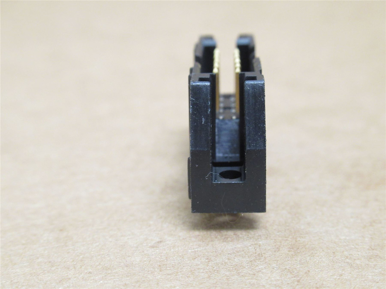 AMP 102153-1; Lot-12 Rectangular/PCB Connector; 15DP; STD
