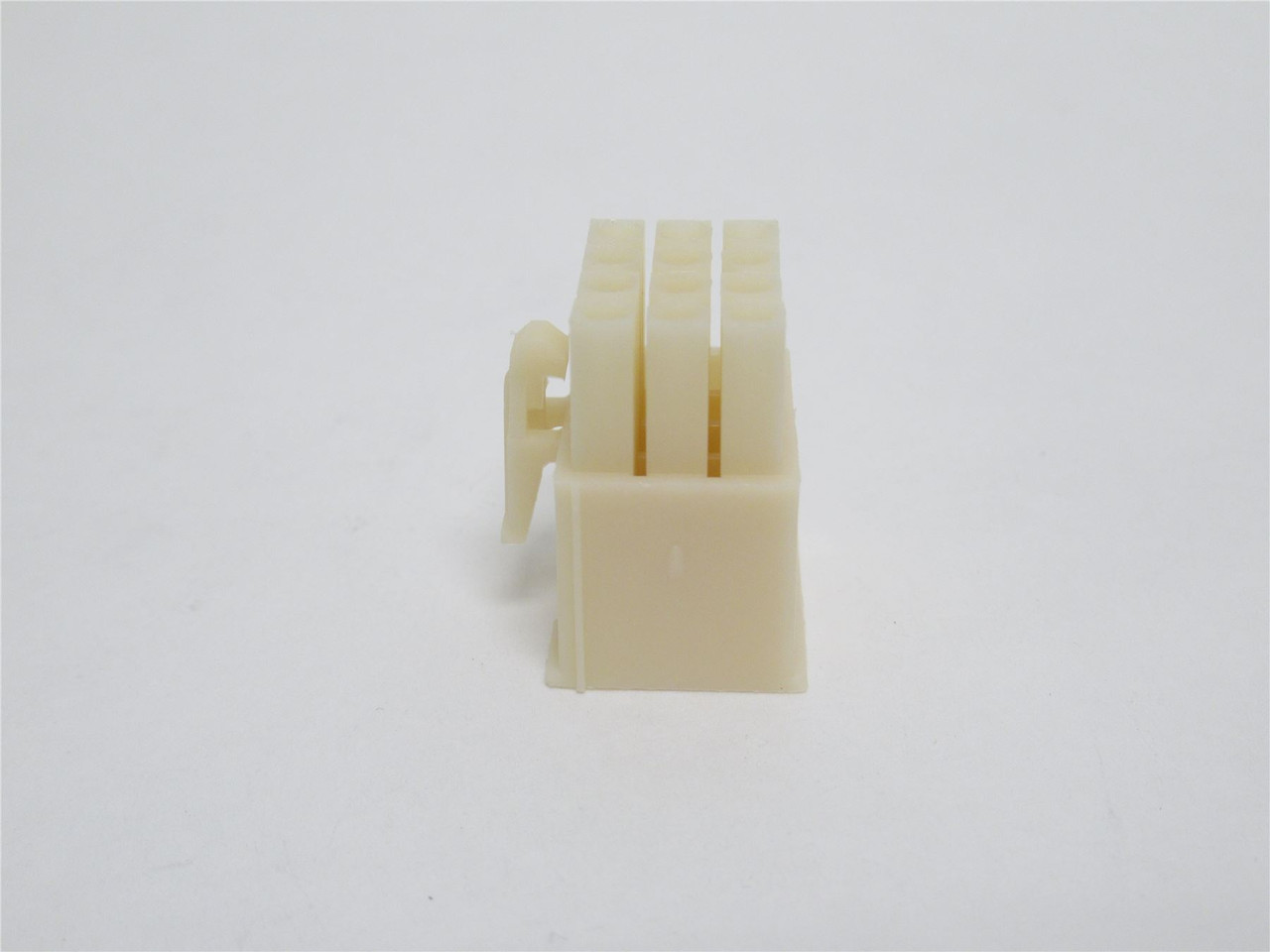 AMP 172170-1; Lot-10; Plug Connector; 12Pos; 3-Row; 600V