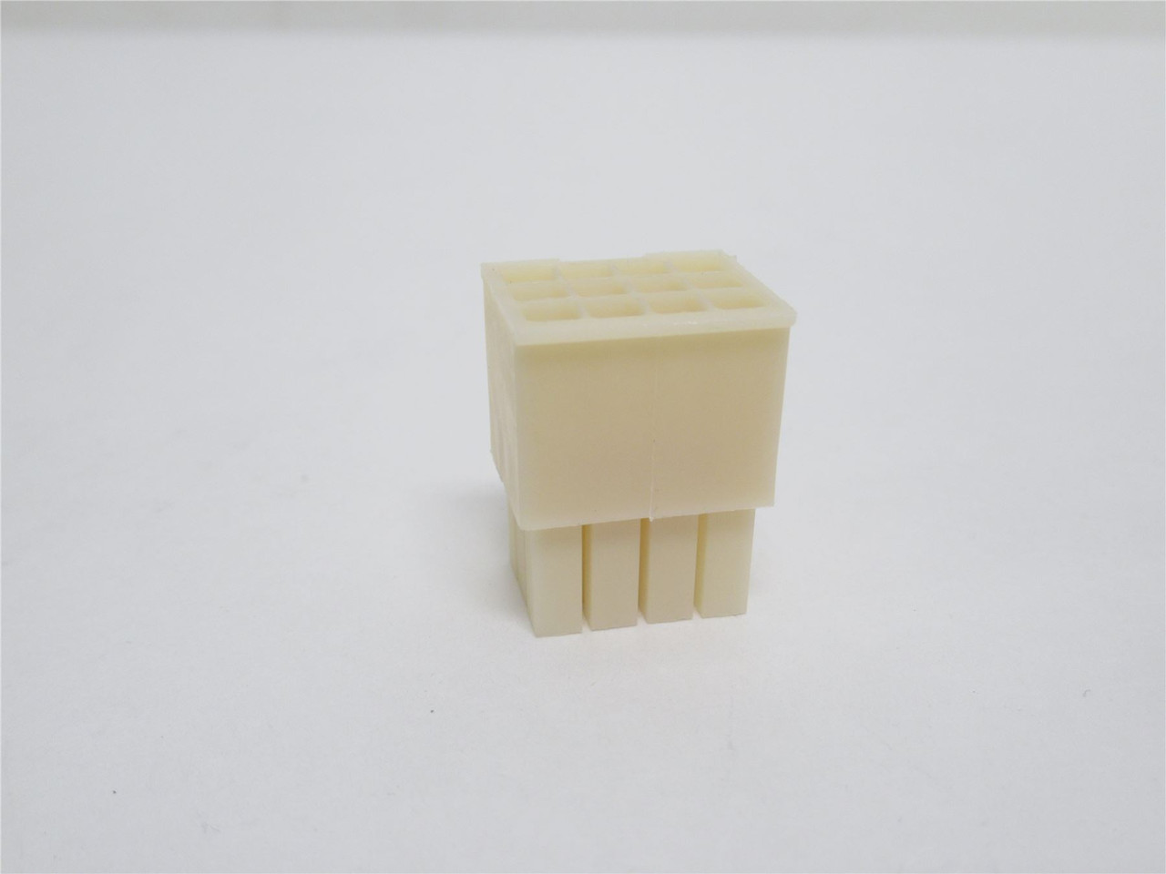 AMP 172170-1; Lot-10; Plug Connector; 12Pos; 3-Row; 600V