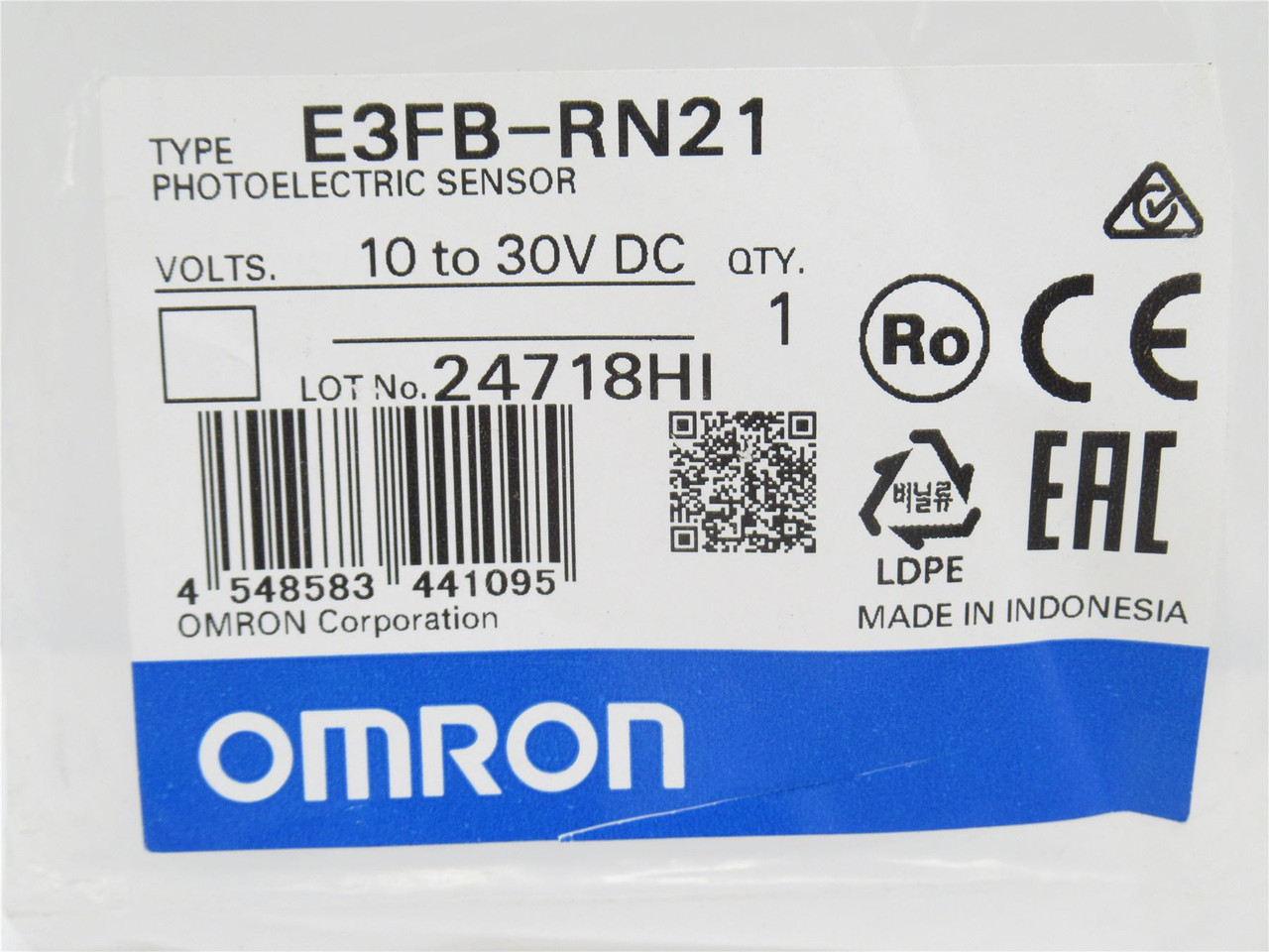 Omron E3FB-RN21; Photoelectric Sensor; 10-30VDC; 4m Range