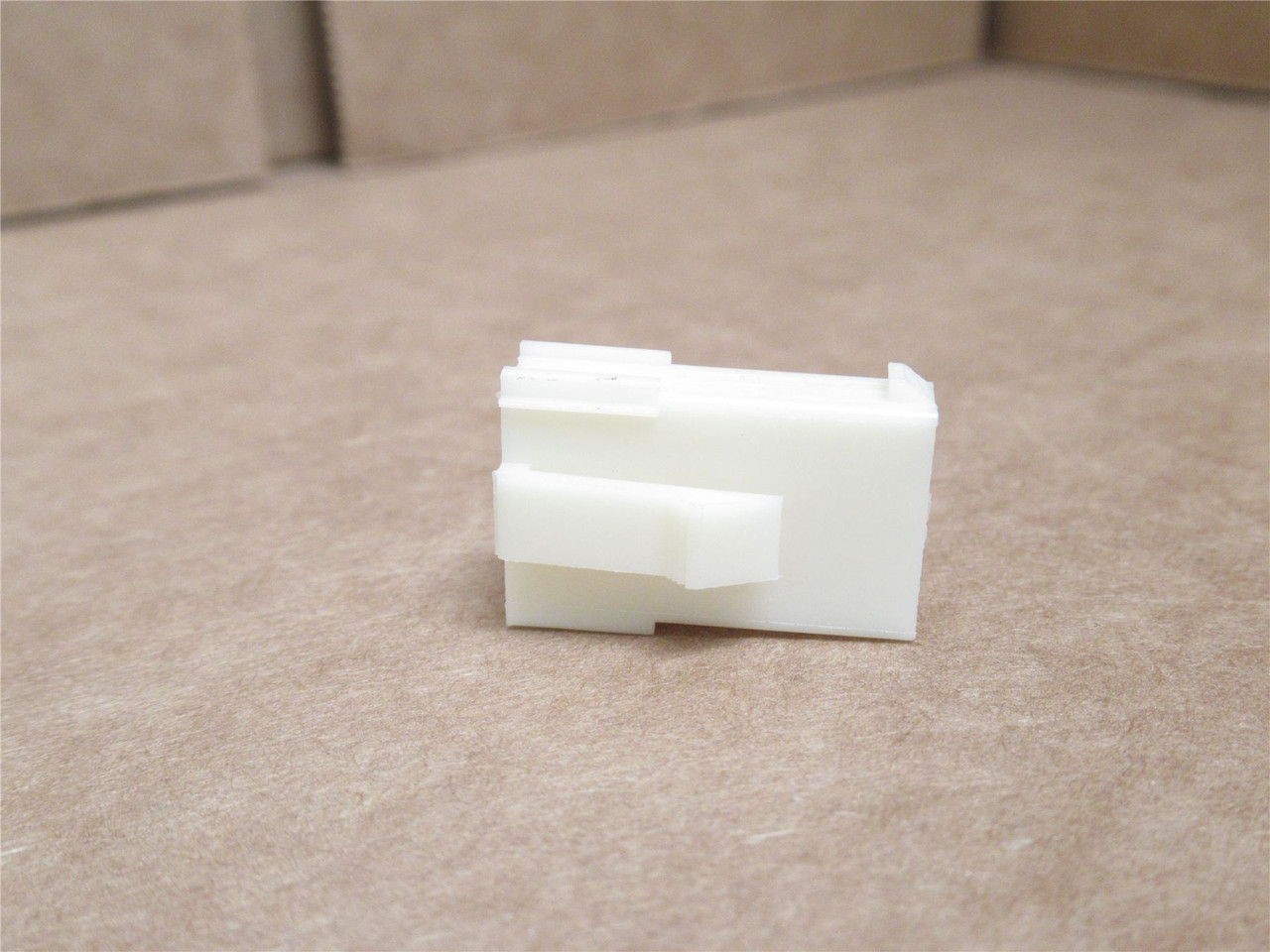 AMP 172158-1; Lot-10 Cap Housings; 3Pos; 1-Row; 600V