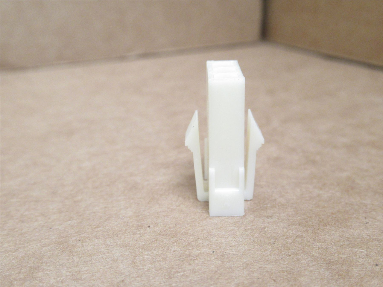 AMP 172158-1; Lot-10 Cap Housings; 3Pos; 1-Row; 600V