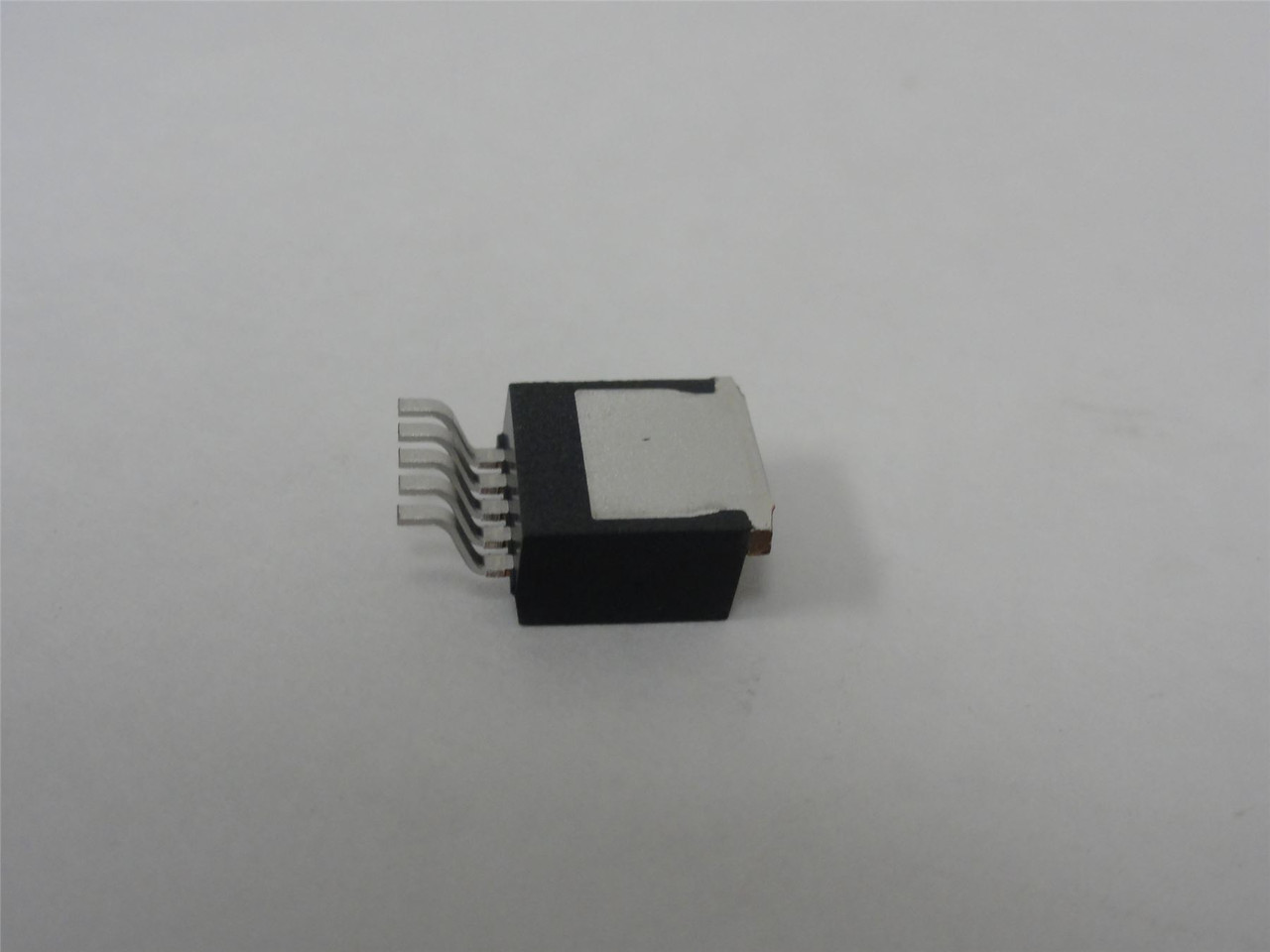 National LM2595S-5.0; Lot-3 Voltage Regulators; 150KHz; 1A