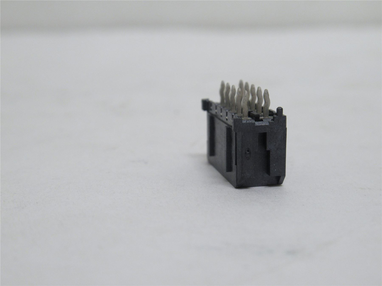 Molex 43045-1014; Lot-5 Header Connector; 10Pos; 2-Row; 600V