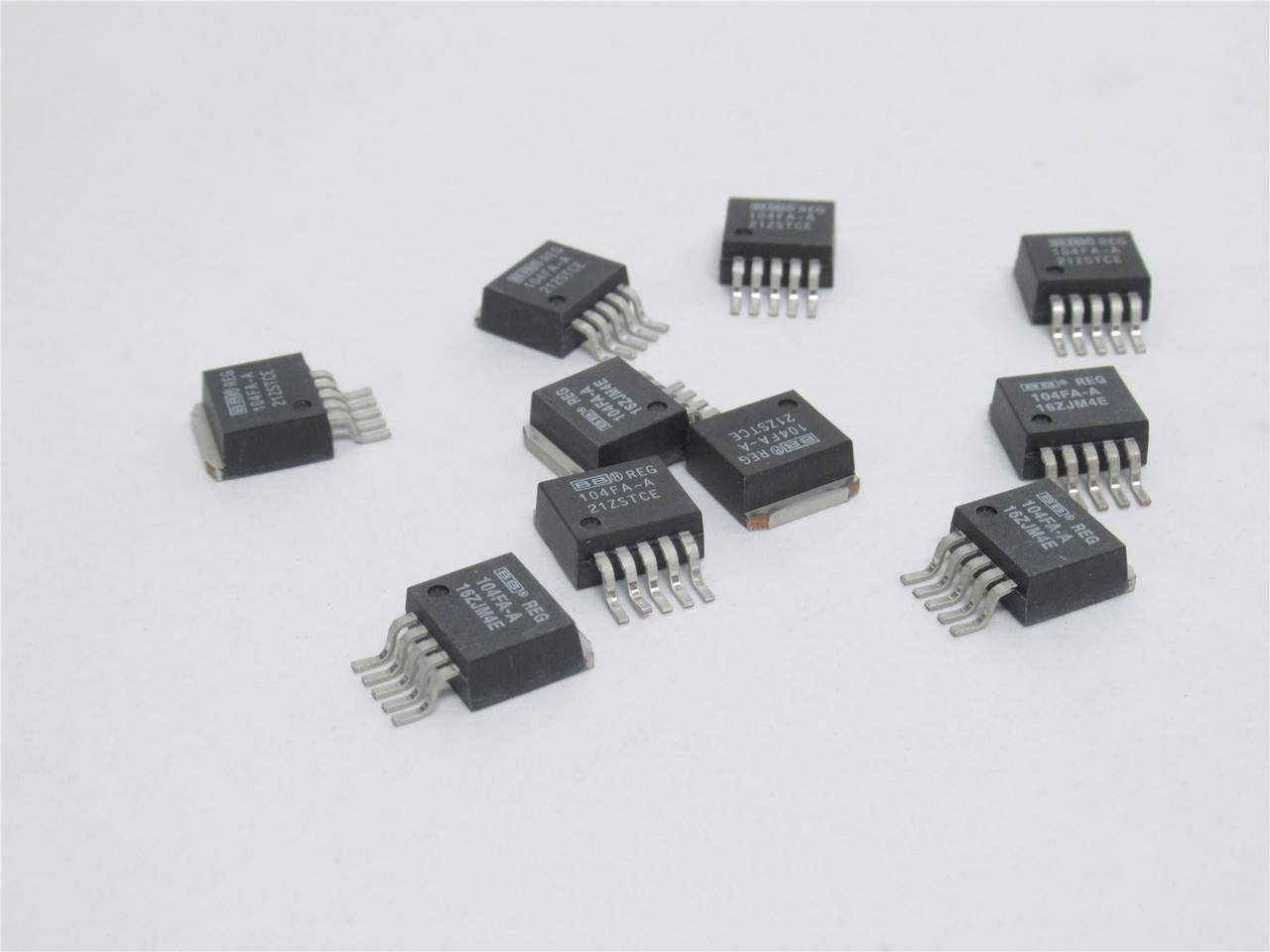 Burr Brown REG104FA-A; Lot-10 Voltage Regulator 2.2A Vref-5.5V