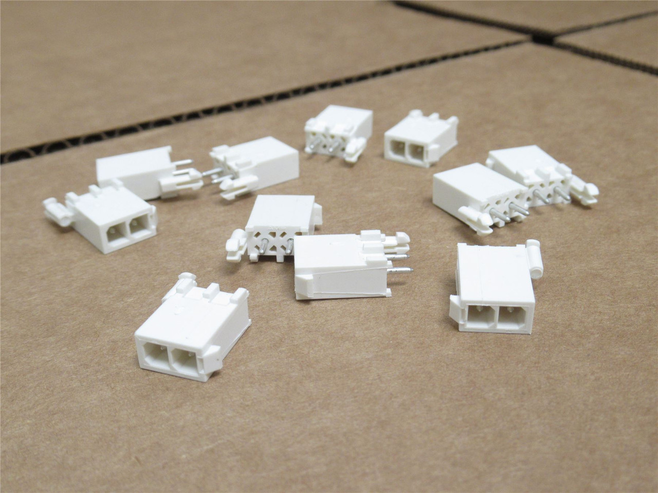 AMP 1-770166-1; Lot-10 Connector Header 2Pos; 1-Row; 600V