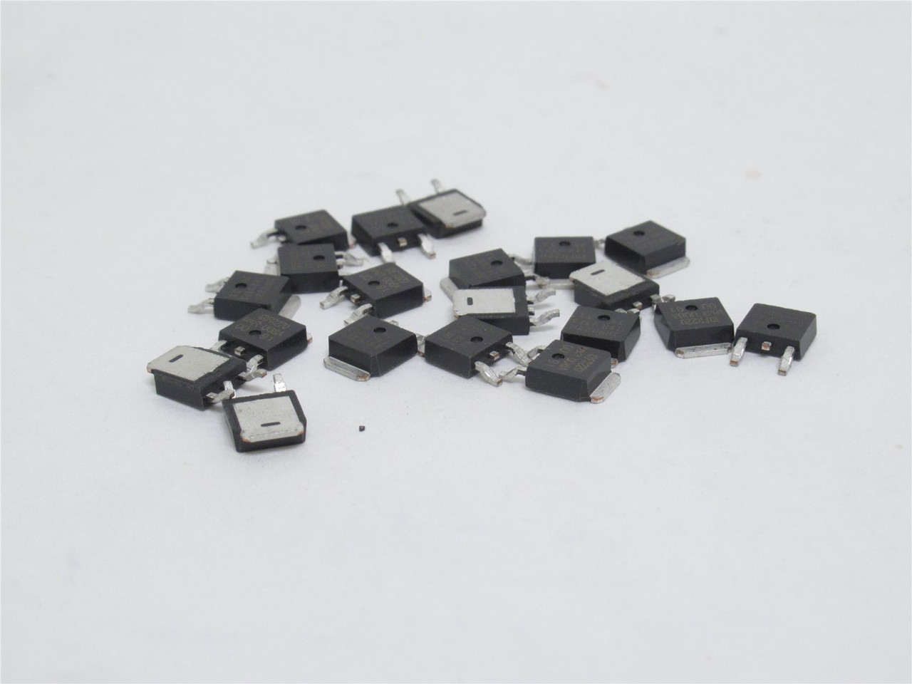 Vishay IRFR220; Lot-20; Power Mosfets; 42 Watts; 200V; 4.8A