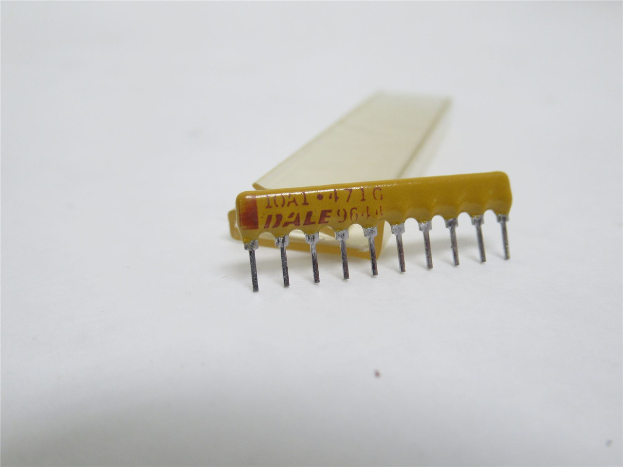 Dale 10A1-471G; Lot-10 Resistor Array;  4.7K 10 PIN SIP